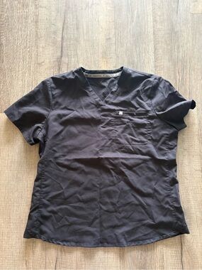 Fabletics Women's Black Short Sleeve V-Neck Scrub Top